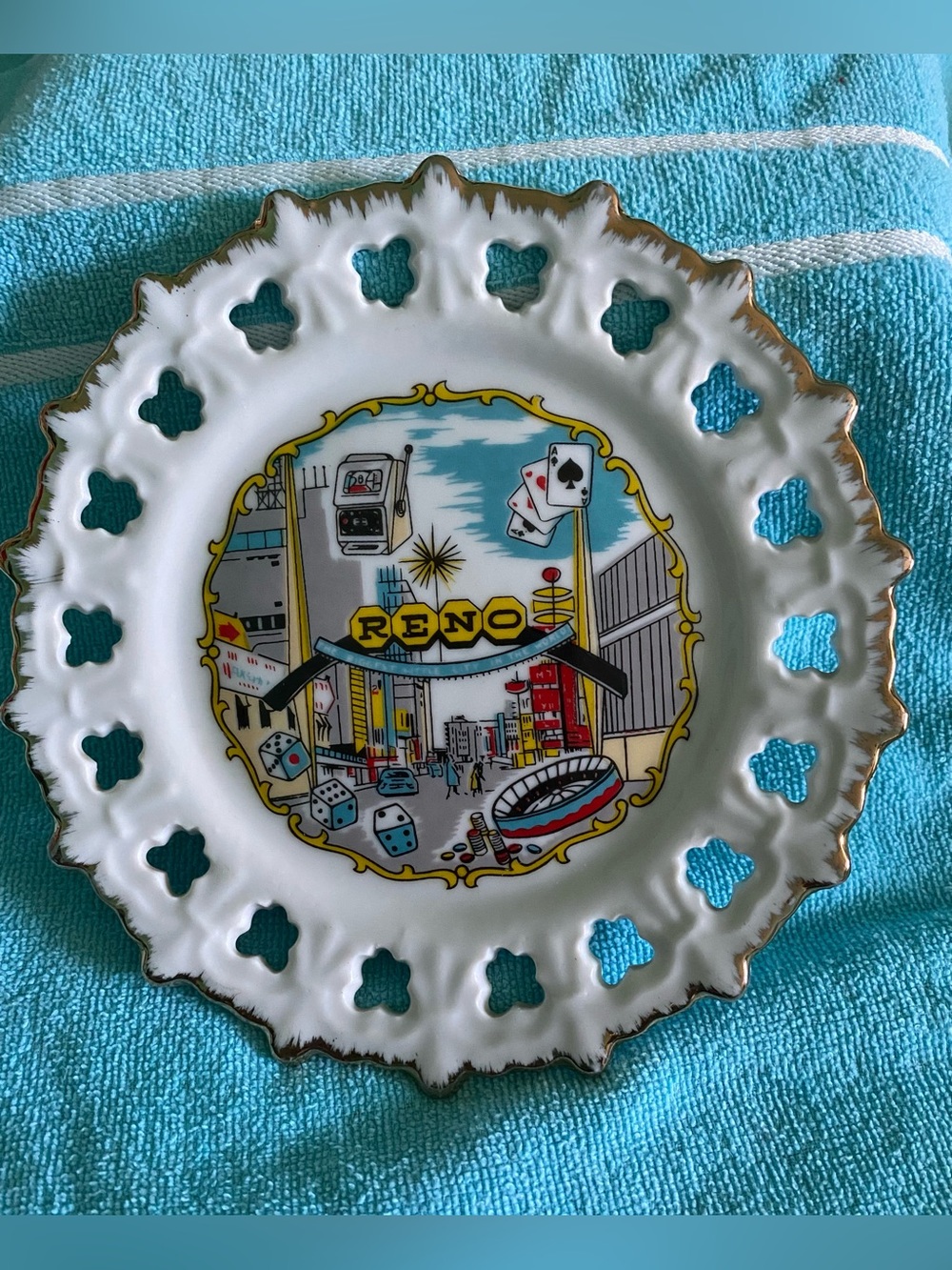 Vintage Reno Nevada small Souvenir Plate with Gold Color Trim